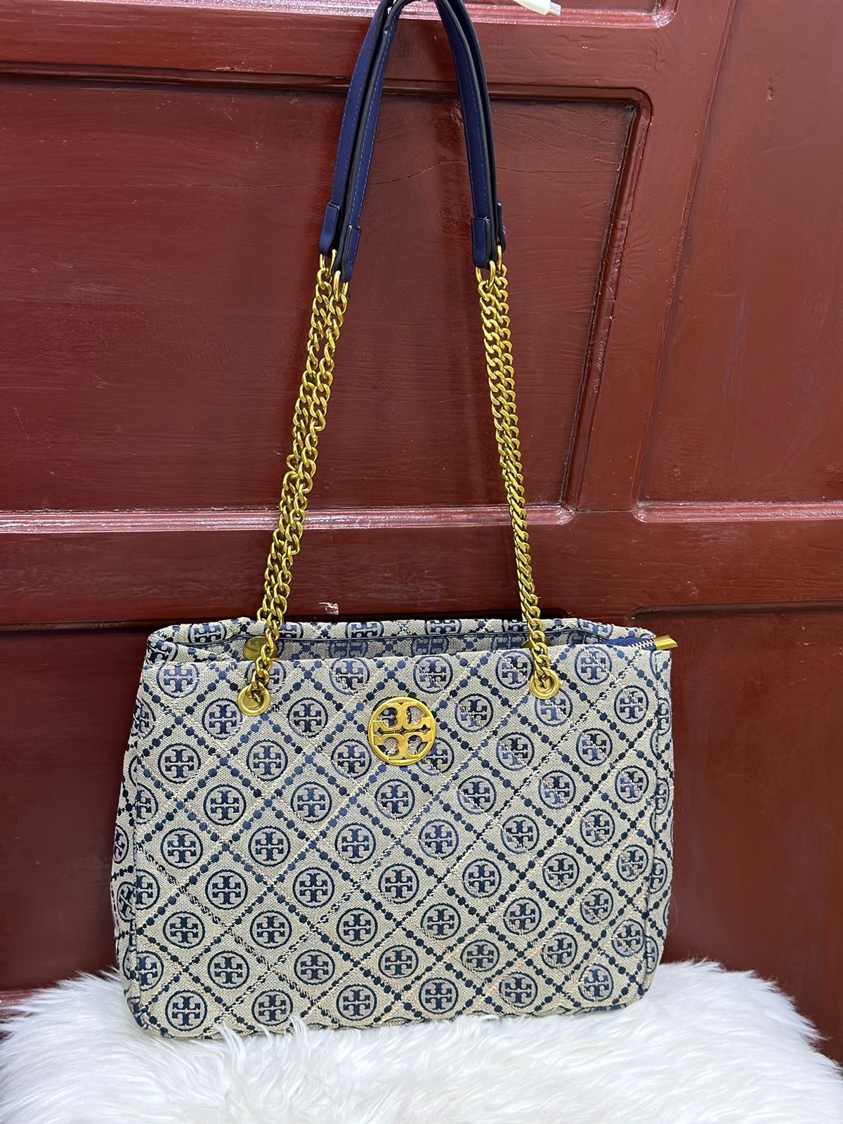 Robinson tote hotsell