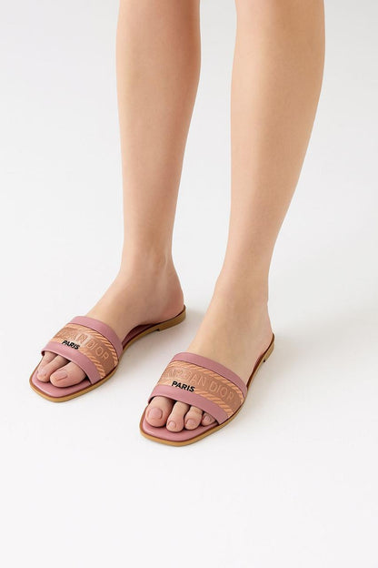 Cd Embroided Signature Flats