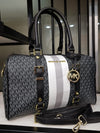 Michael Kors Signature
Duffel bag