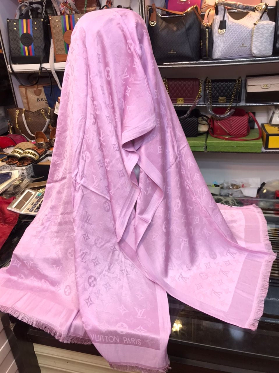 Lv shawl