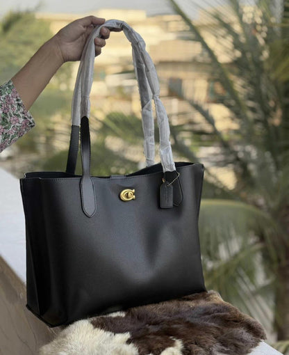 Coach Signature 28 Tote