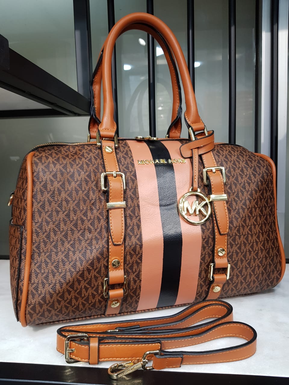 Michael Kors Signature
Duffel bag