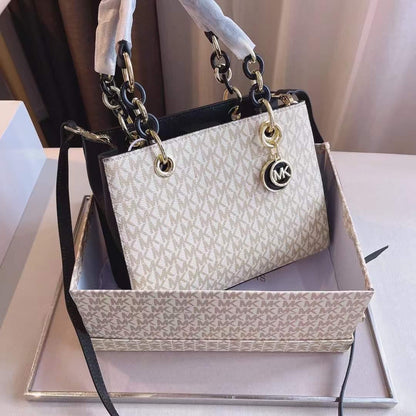 Cynthia Tote