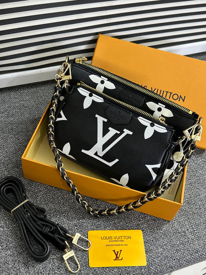 Louis uitton 
multi pouchette
