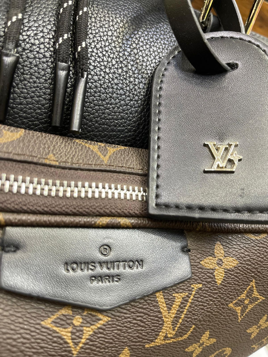 Louis Vuitton Keepall Bandoulière 50 Bag