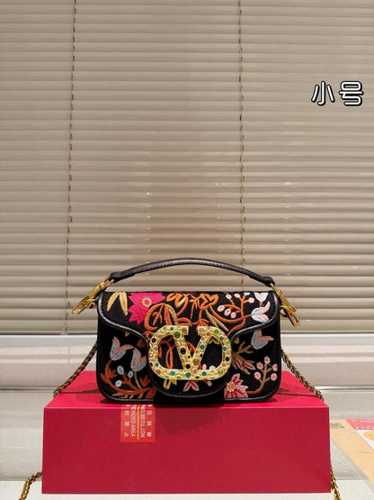 Valentino Garavani small Locò