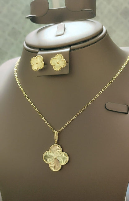 Vc Big Clover Necklace with Earrings