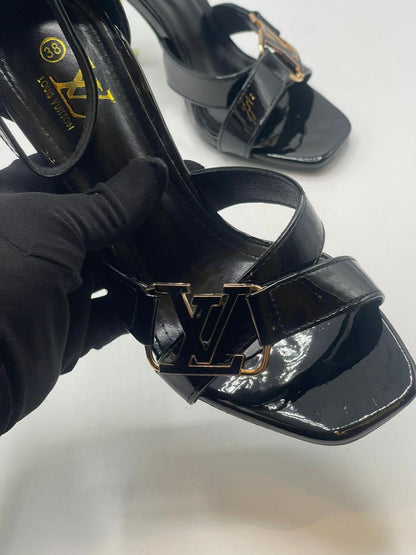 Lou Cross Heel