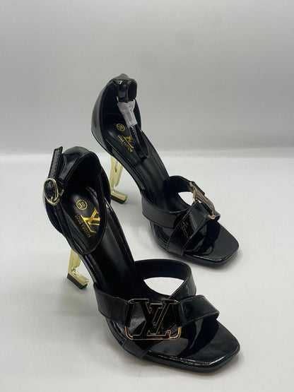 Lou Cross Heel