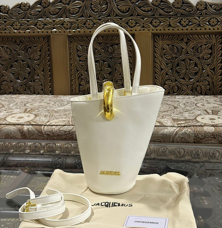 Jacquemes Bucket Bag