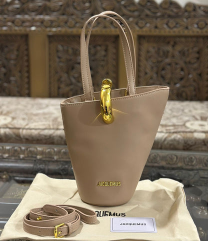 Jacquemes Bucket Bag