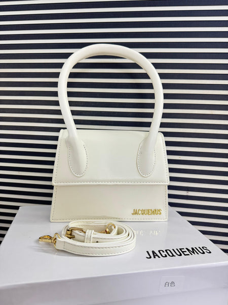 Jacquemes Le Chiquito Moyen Bag