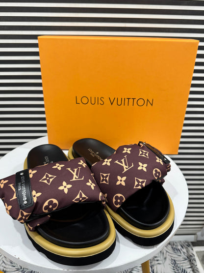 Lv Pool Pillow Flat Comfort Mule