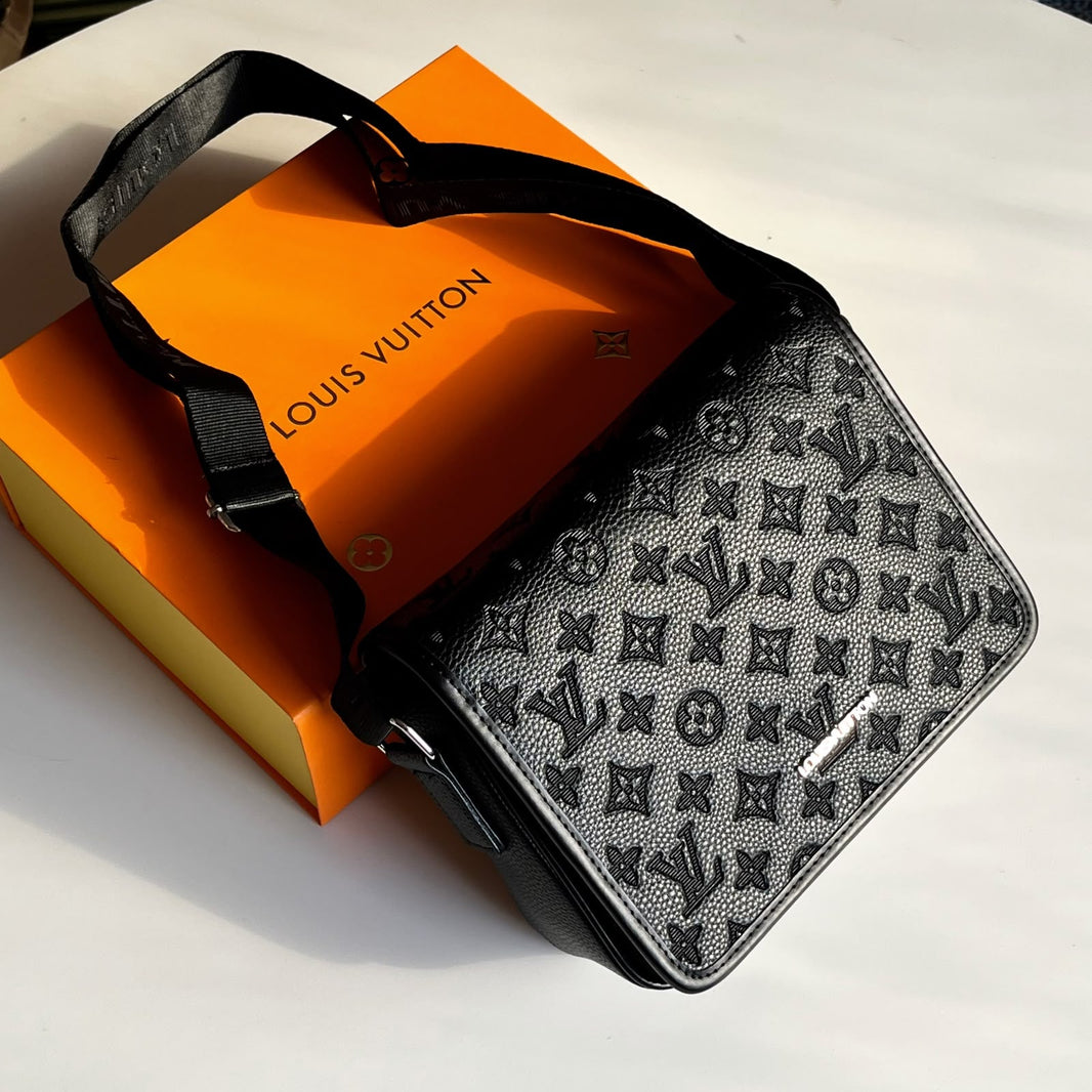 Louis Vuitton Mens crossbody