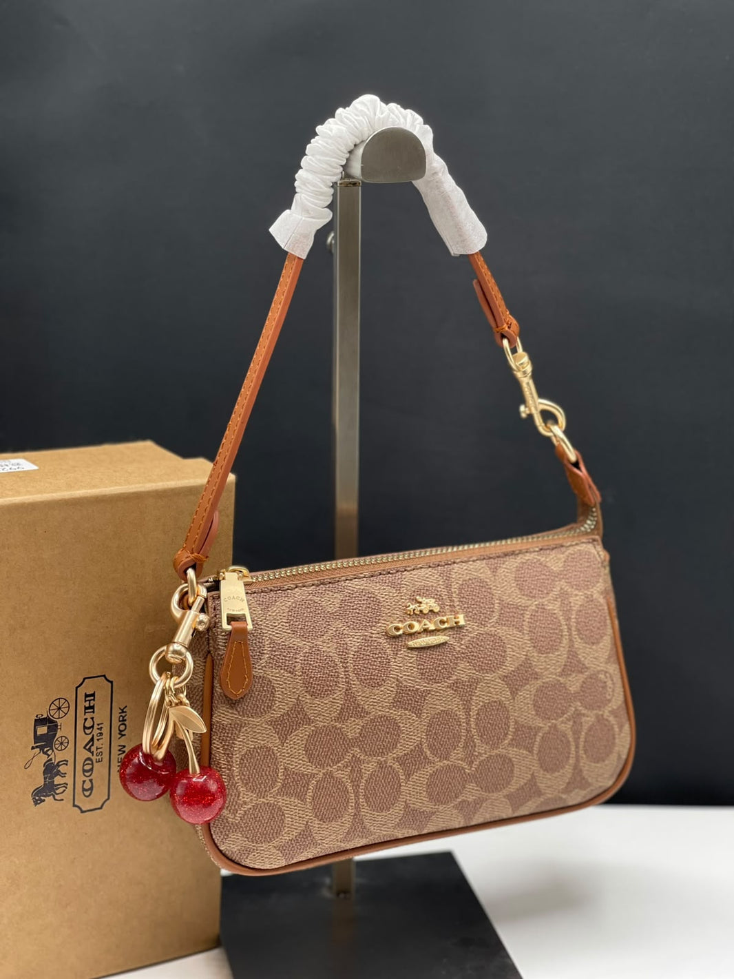 Nolita 19 In Blocked Signature Canvas