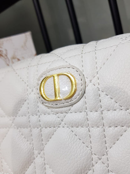 Dior 30 Montaigne Beauty Pouch Bag