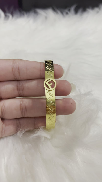 F E N D I bangle